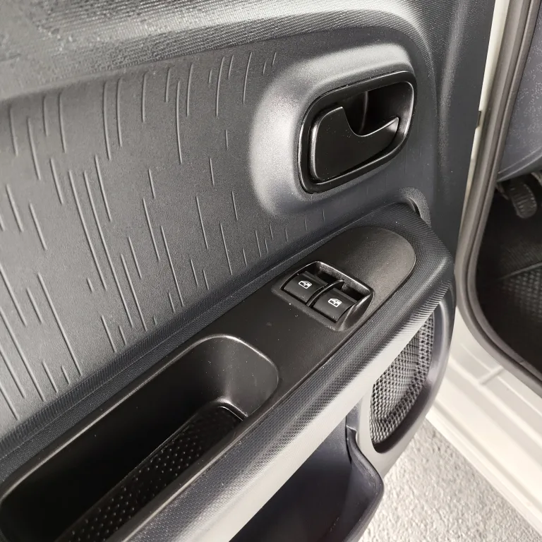 MOBI LIKE 1.0 FIRE FLEX - 85.942 KM - 1 ANO DE GARANTIA PRIME