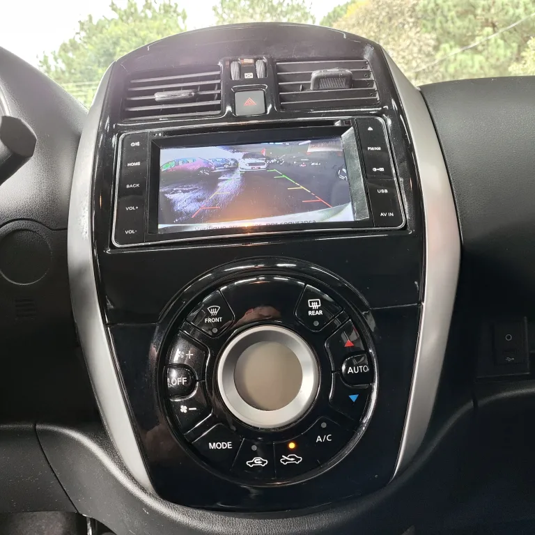 NISSAN / MARCH SL 1.6 16V FLEX FUEL 5P