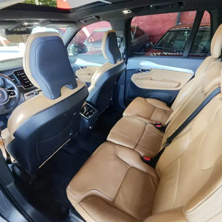 VOLVO / XC 90 T-6 MOMENTUM 2.0 320CV 5P