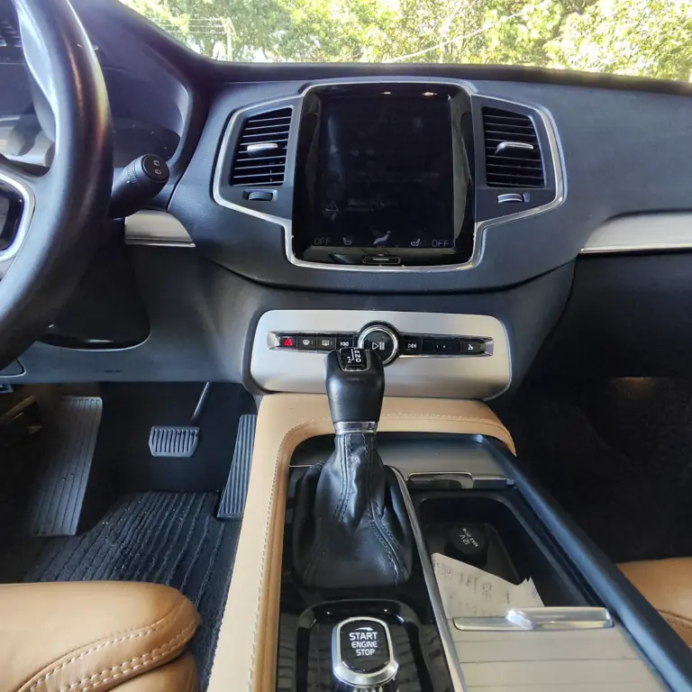 VOLVO / XC 90 T-6 MOMENTUM 2.0 320CV 5P