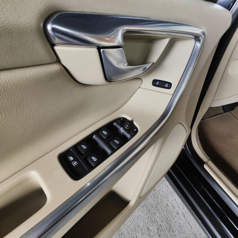 VOLVO / XC 60 3.0 AWD 5P