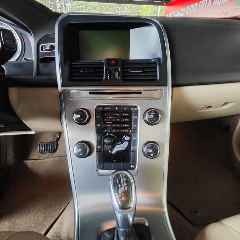 VOLVO / XC 60 3.0 AWD 5P