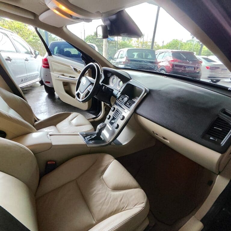 VOLVO / XC 60 3.0 AWD 5P