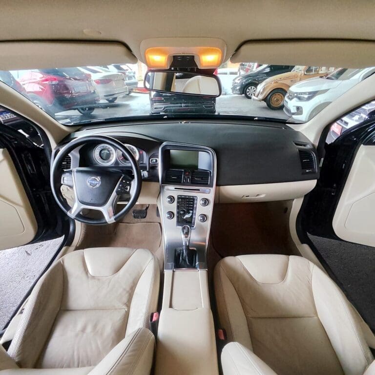 VOLVO / XC 60 3.0 AWD 5P