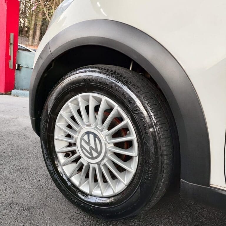 VOLKSWAGEN UP! TRACK 1.0 TOTAL FLEX 12V 5P