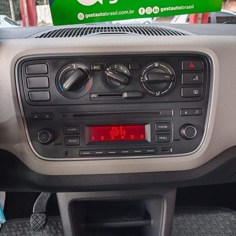 VOLKSWAGEN UP! TRACK 1.0 TOTAL FLEX 12V 5P