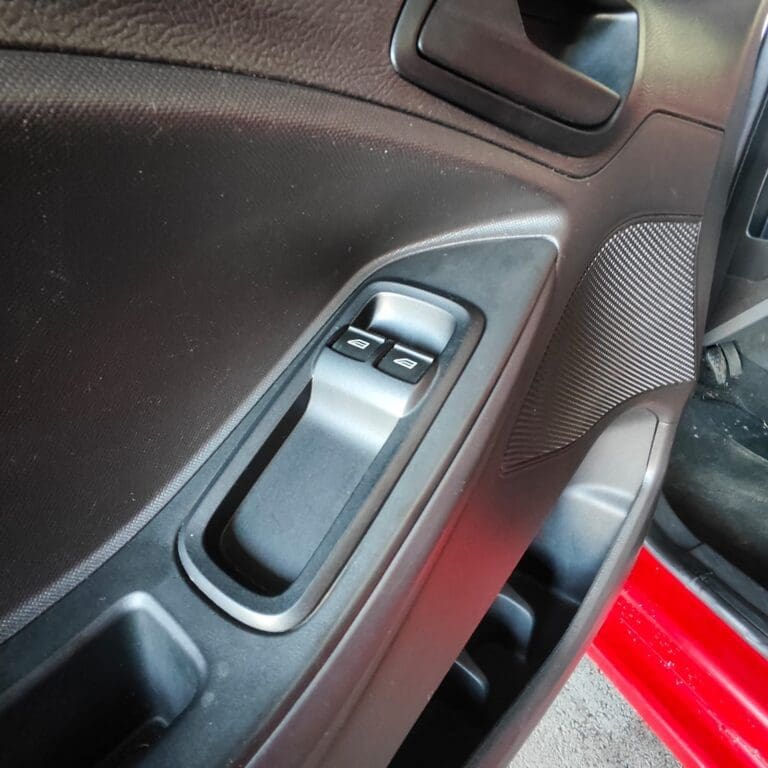 FORD / KA+ SEDAN 1.0 SE/SE PLUS TIVCT FLEX 4P